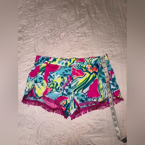 Lilly Pulitzer Like New Cocoa Shorts Fringe Trim Pockets Hot Pink Hottie floral - Picture 8 of 12
